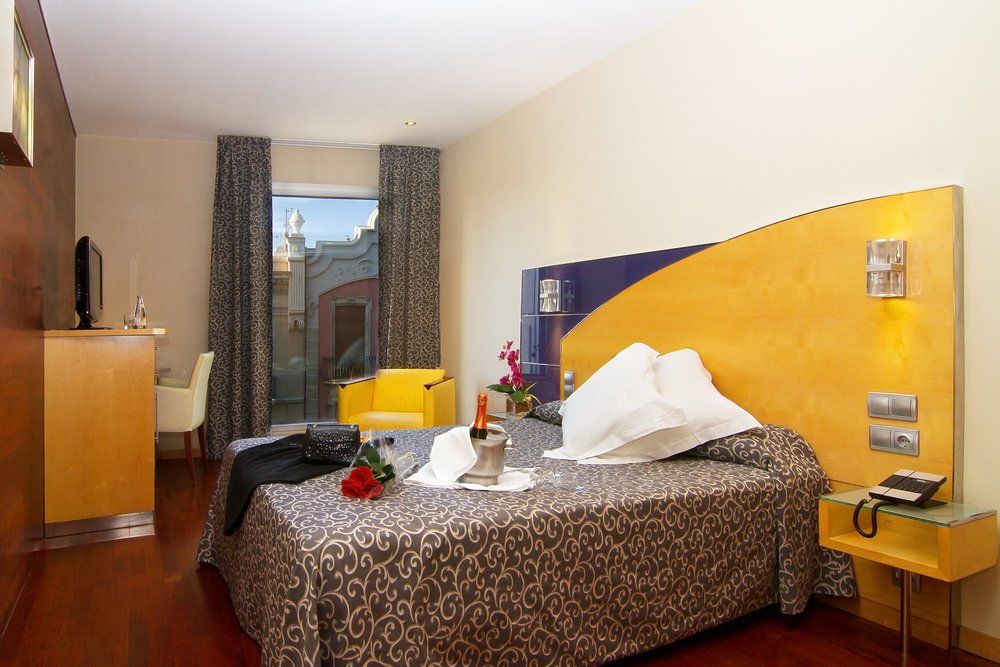 Hotel Sansi Barcelona Bagian luar foto