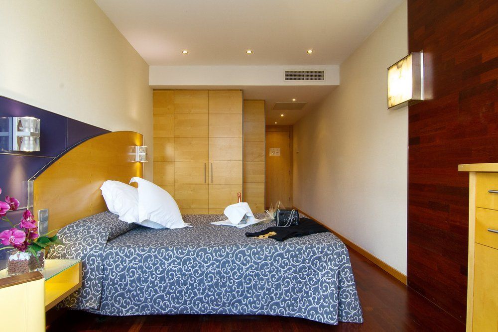 Hotel Sansi Barcelona Bagian luar foto