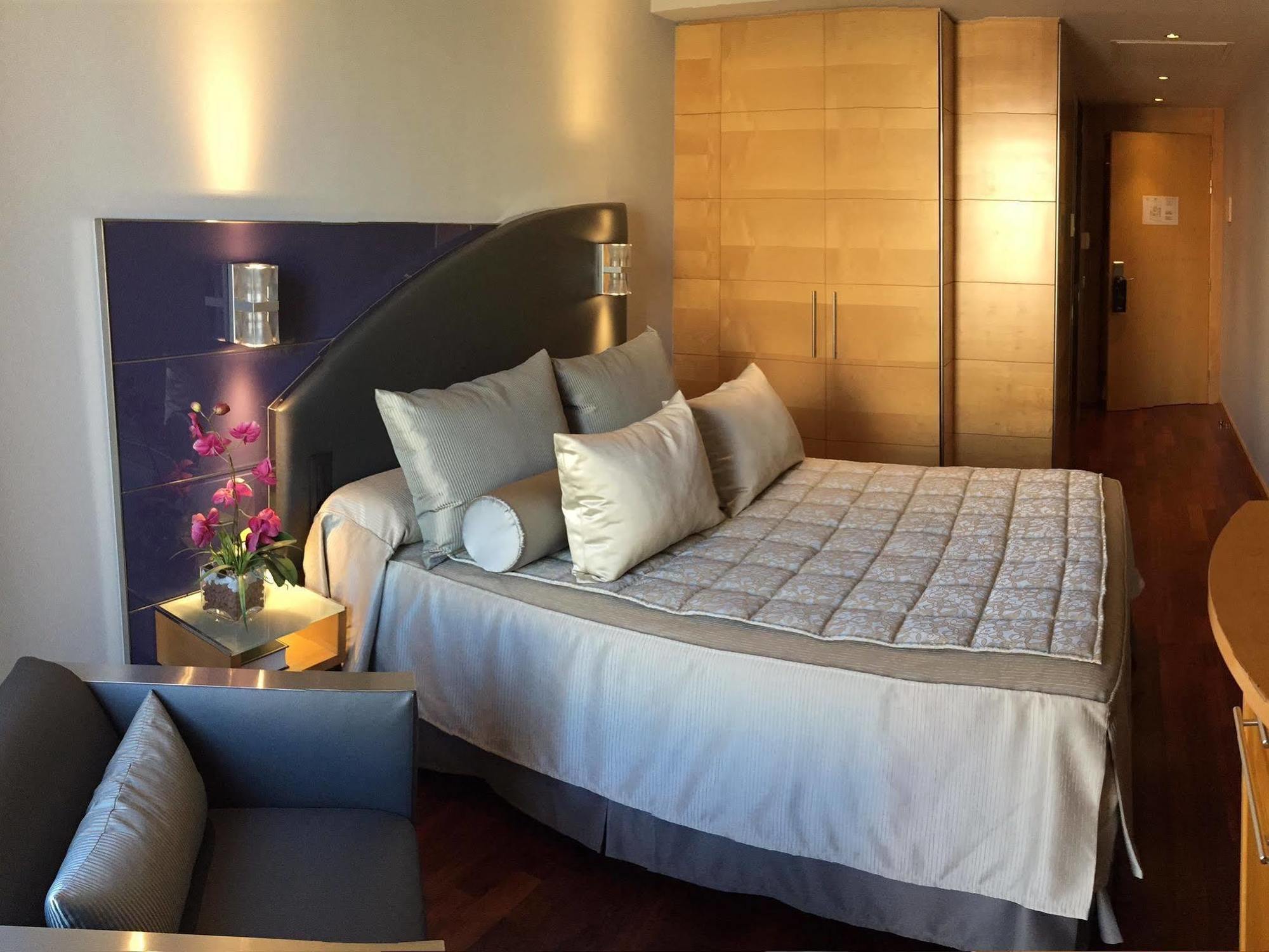 Hotel Sansi Barcelona Bagian luar foto